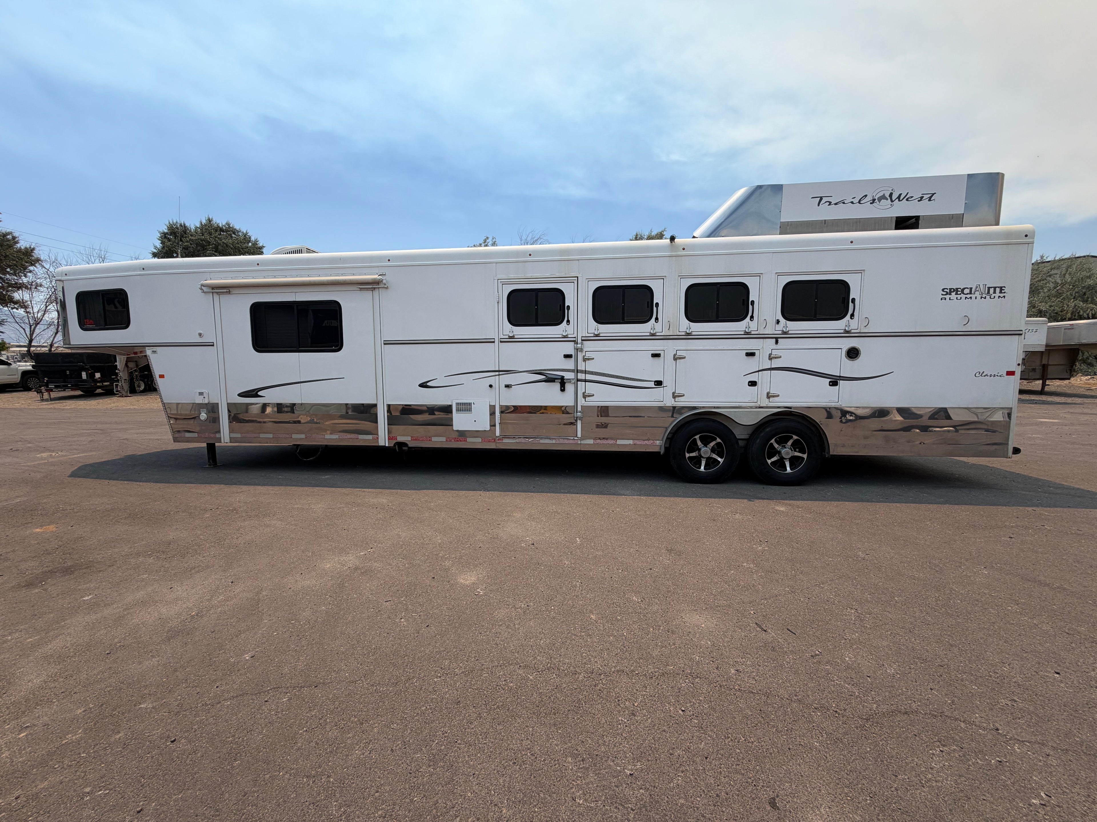 2014 Trails West 4 Horse LQ