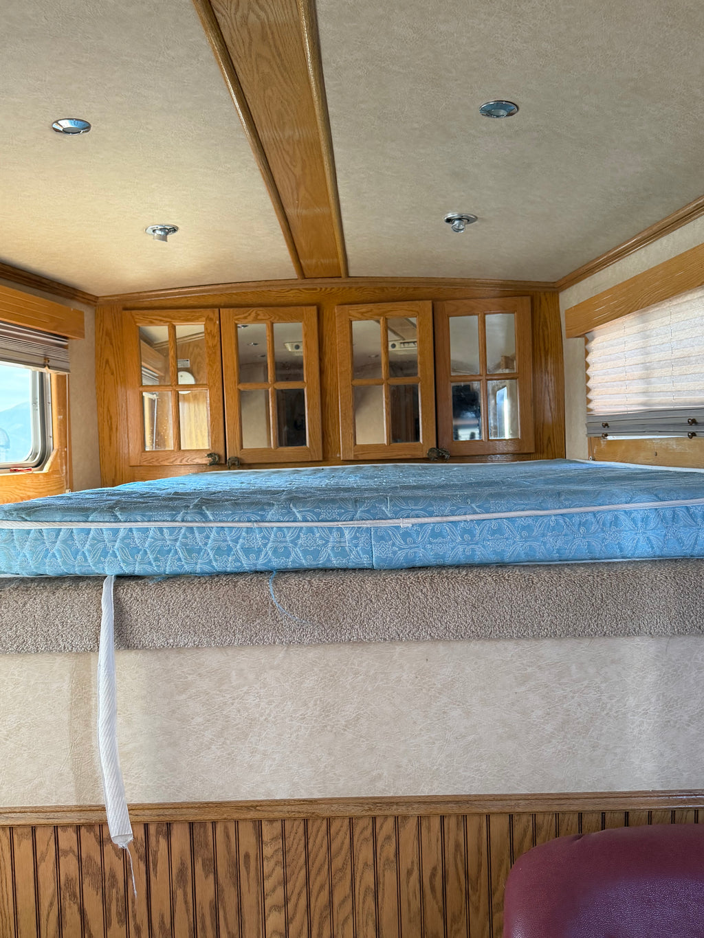 2004 Platinum 3 Horse Living Quarters