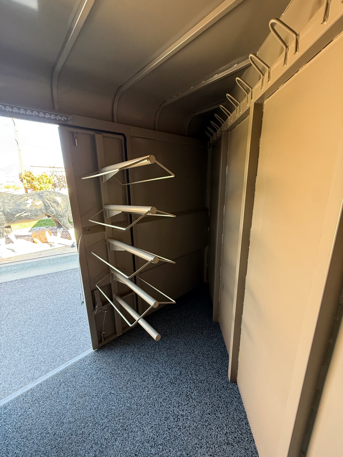 Chute Help 4H Trailer #05107