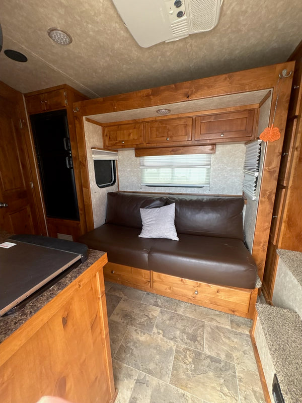 2017 Logan Coach Limited 4 Horse Living Quarters
