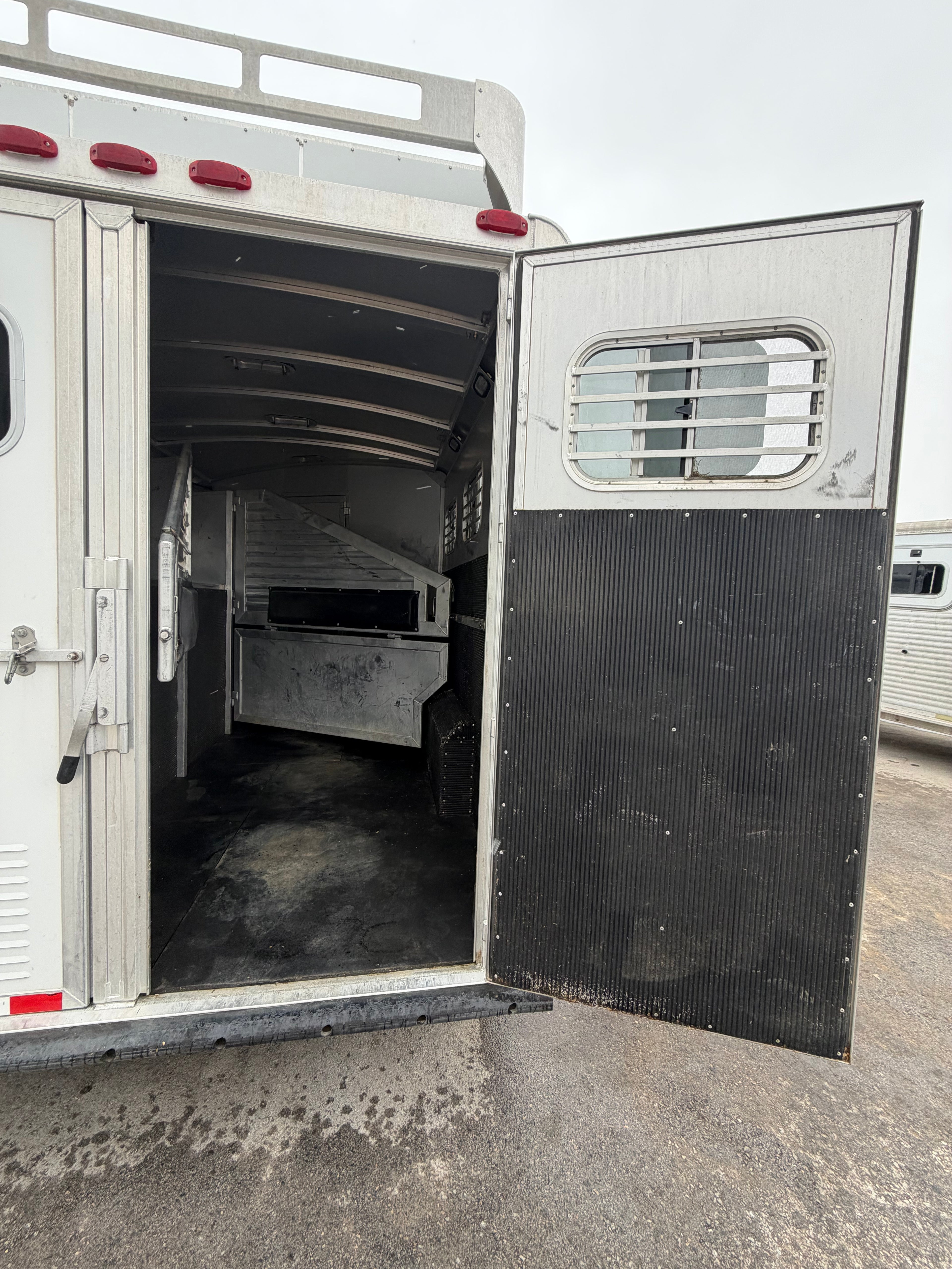 2005 Elite 3 Horse Living Quarters