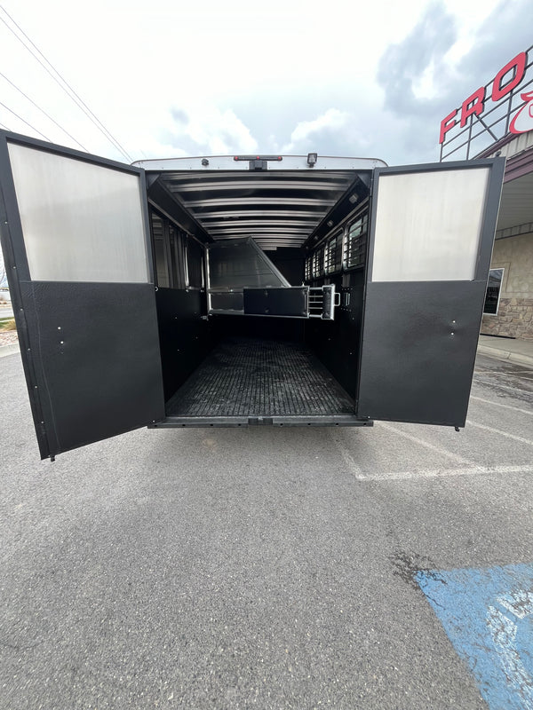 2025 Logan Coach Bullseye 4H XL #13691