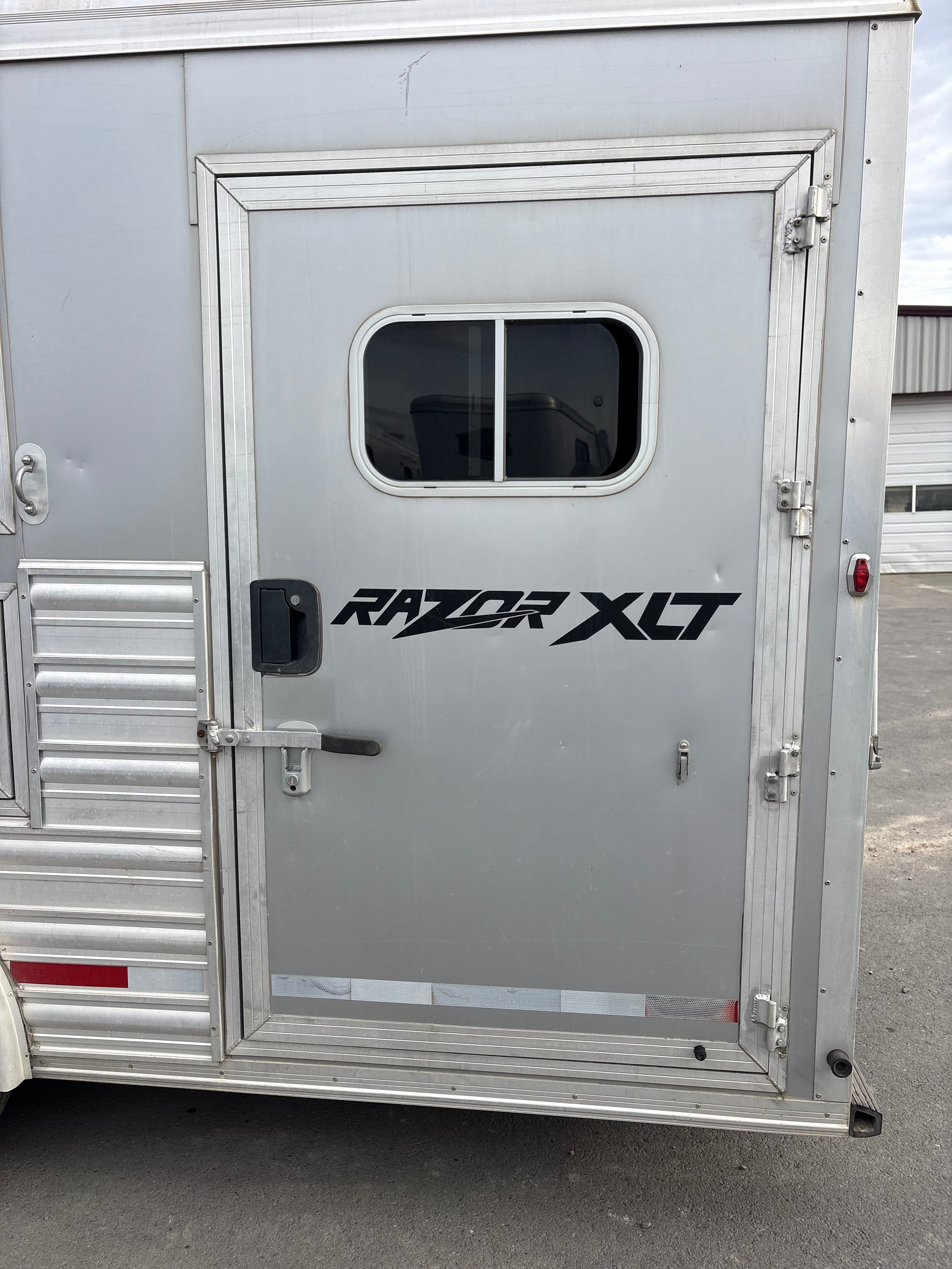 2011 Logan Coach 4 HR Razor LQ #72664