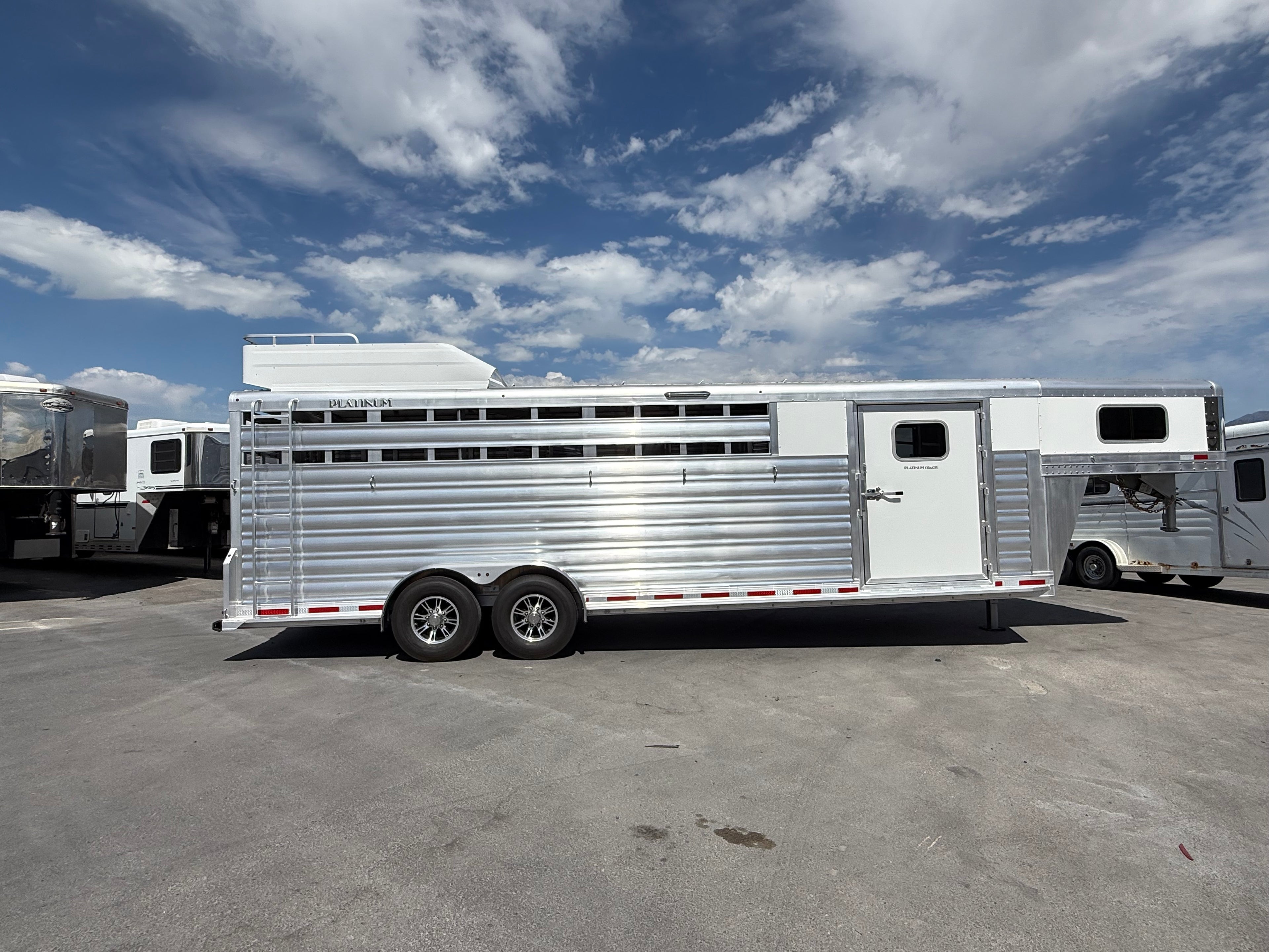 2027 Platinum Coach DMD 26’ Stock Combo #13536