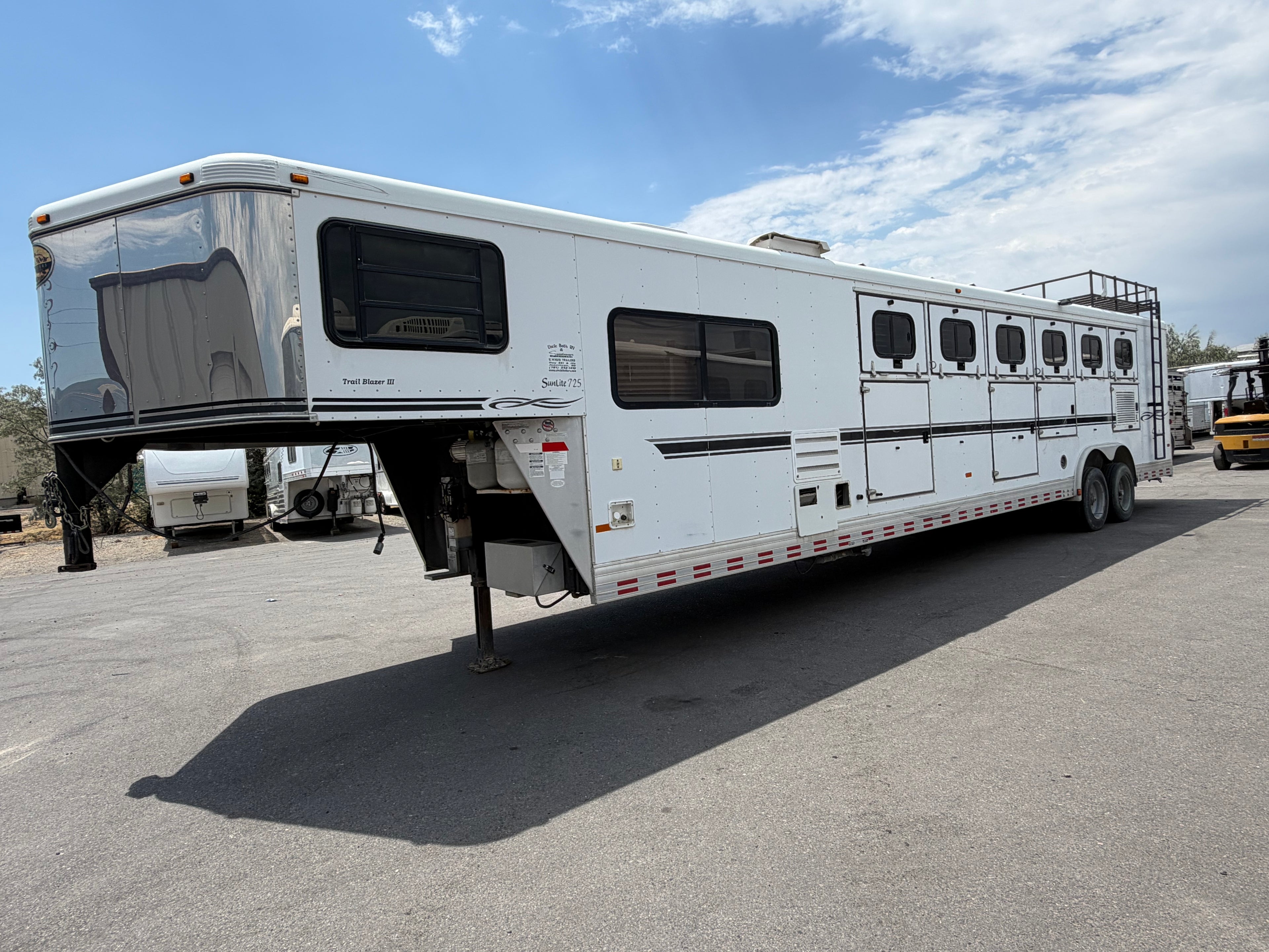 2004 Sundowner 6 Horse LQ #4288