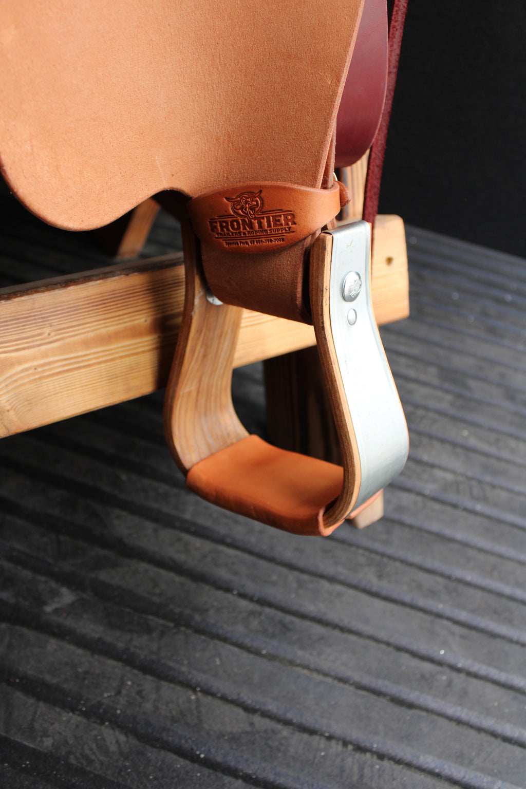 Frontier Natural Roughout 16''Bob Crosby Saddle