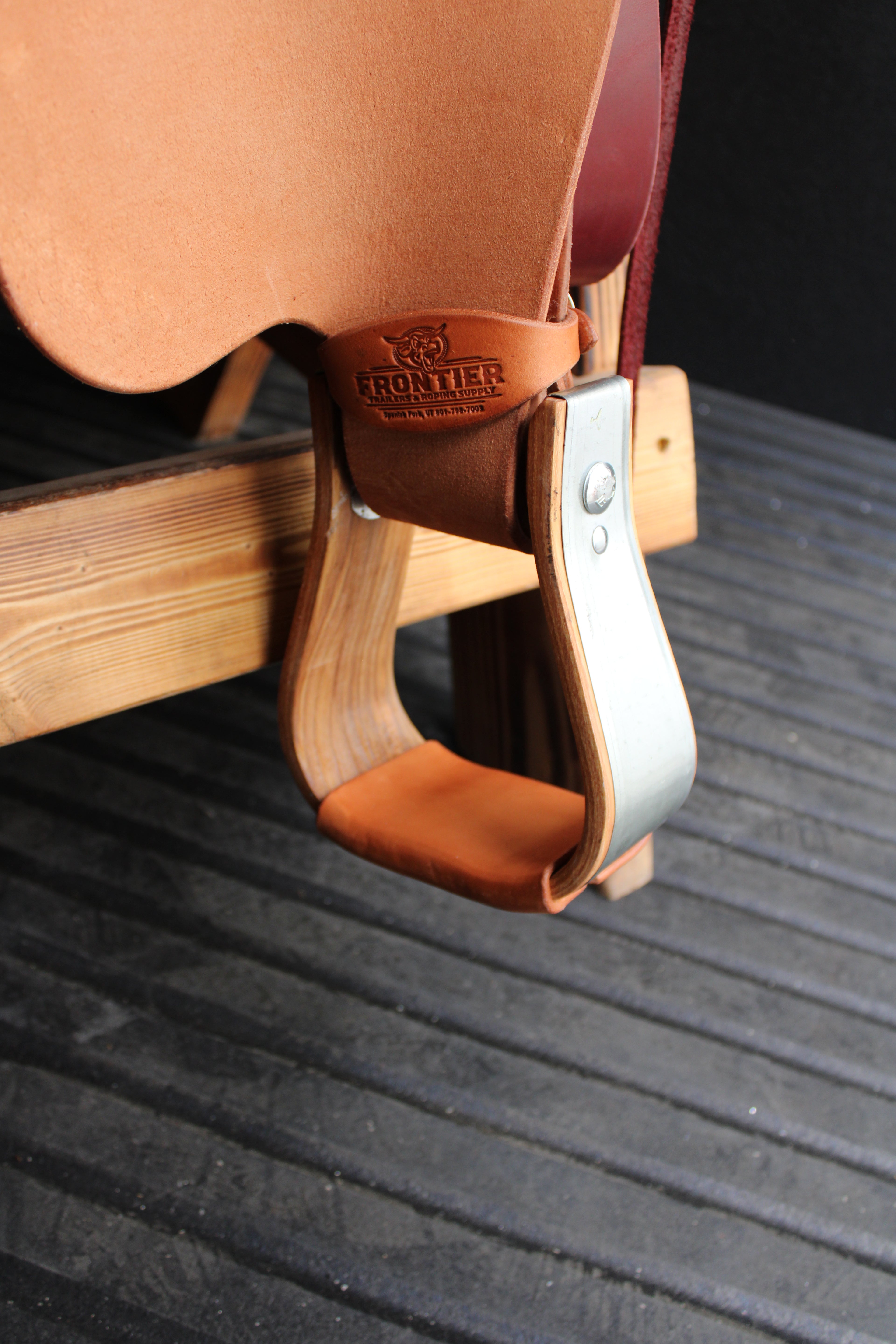 Frontier Natural Roughout 16''Bob Crosby Saddle