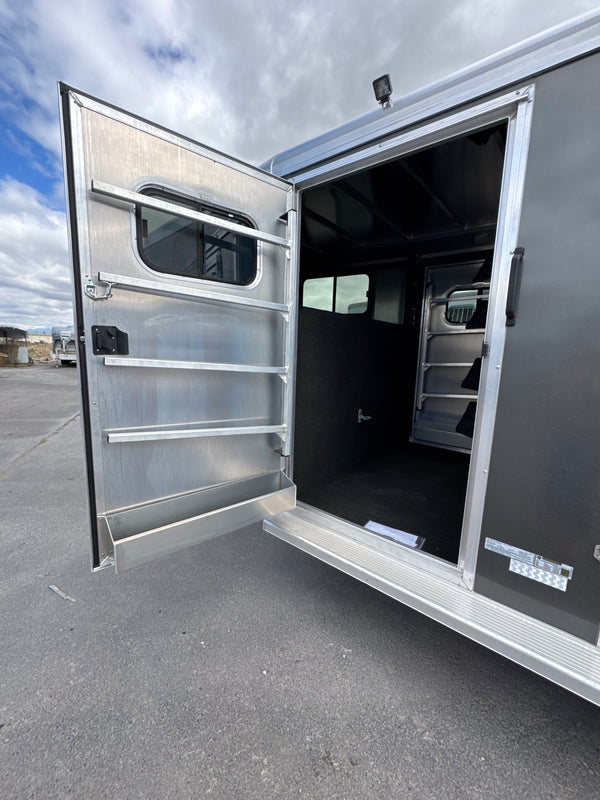 2026 Logan Coach Bullseye XL 4 Horse DMD #14235