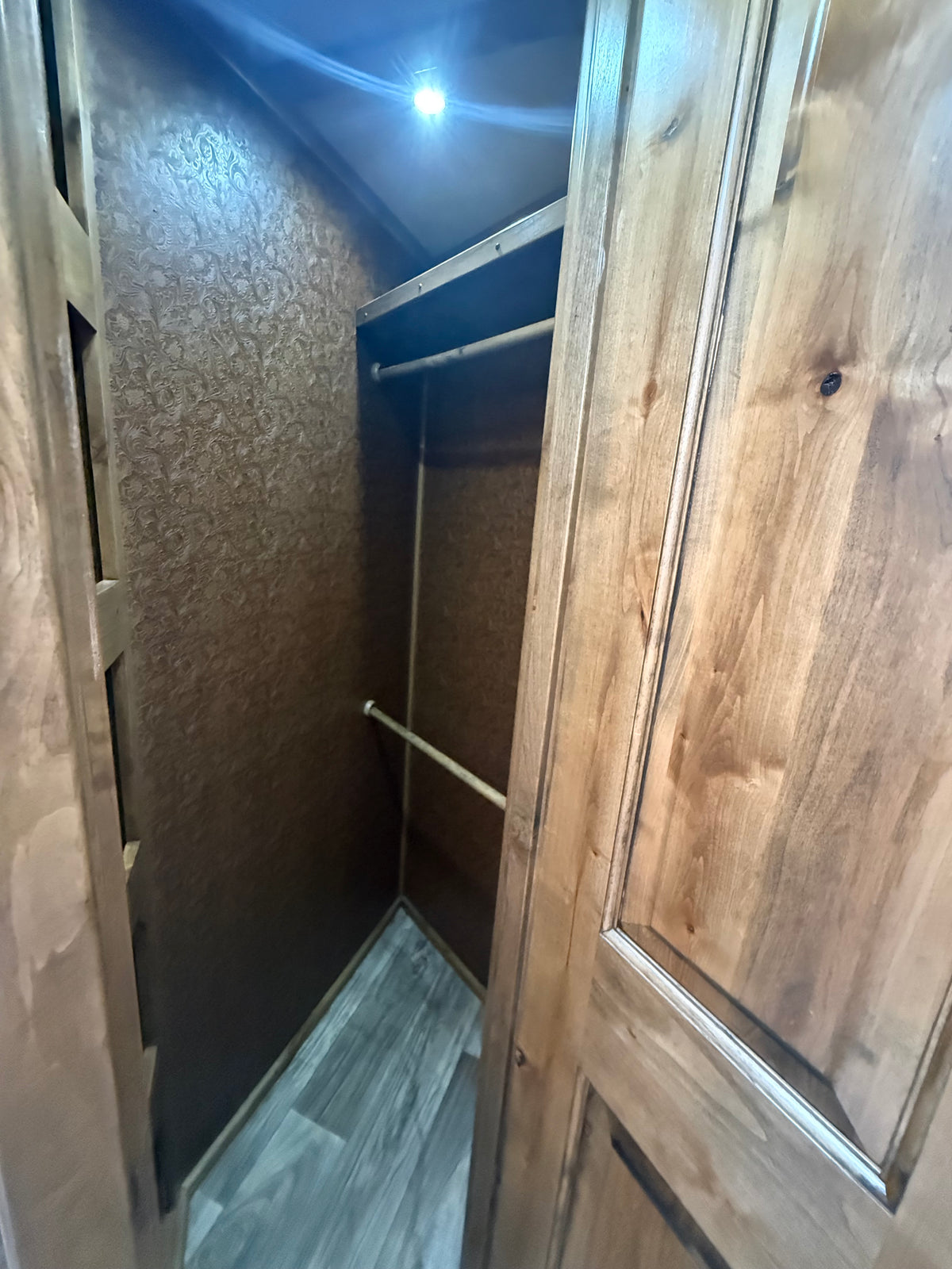 2022 Logan Coach Riot 4H LQ #09718