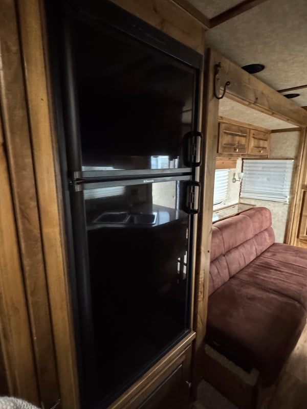 2015 Logan Coach 4 Horse LQ #72021