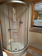 2005 Platinum 4 Horse Living Quarters