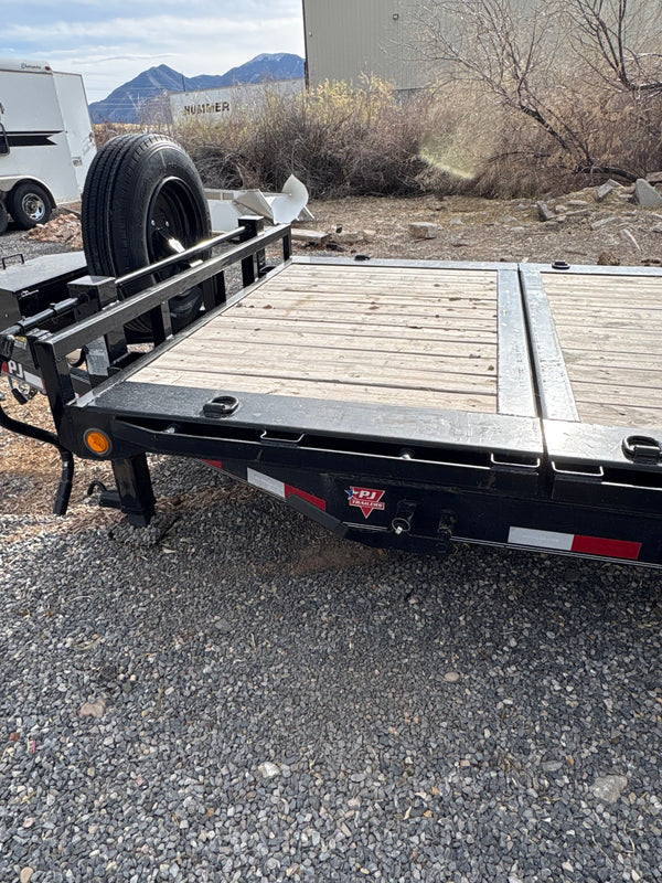PJ Trailer 20’ BP Tilt