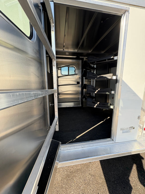 2025 Logan Coach Bullseye XL 6 Horse Gooseneck #13870