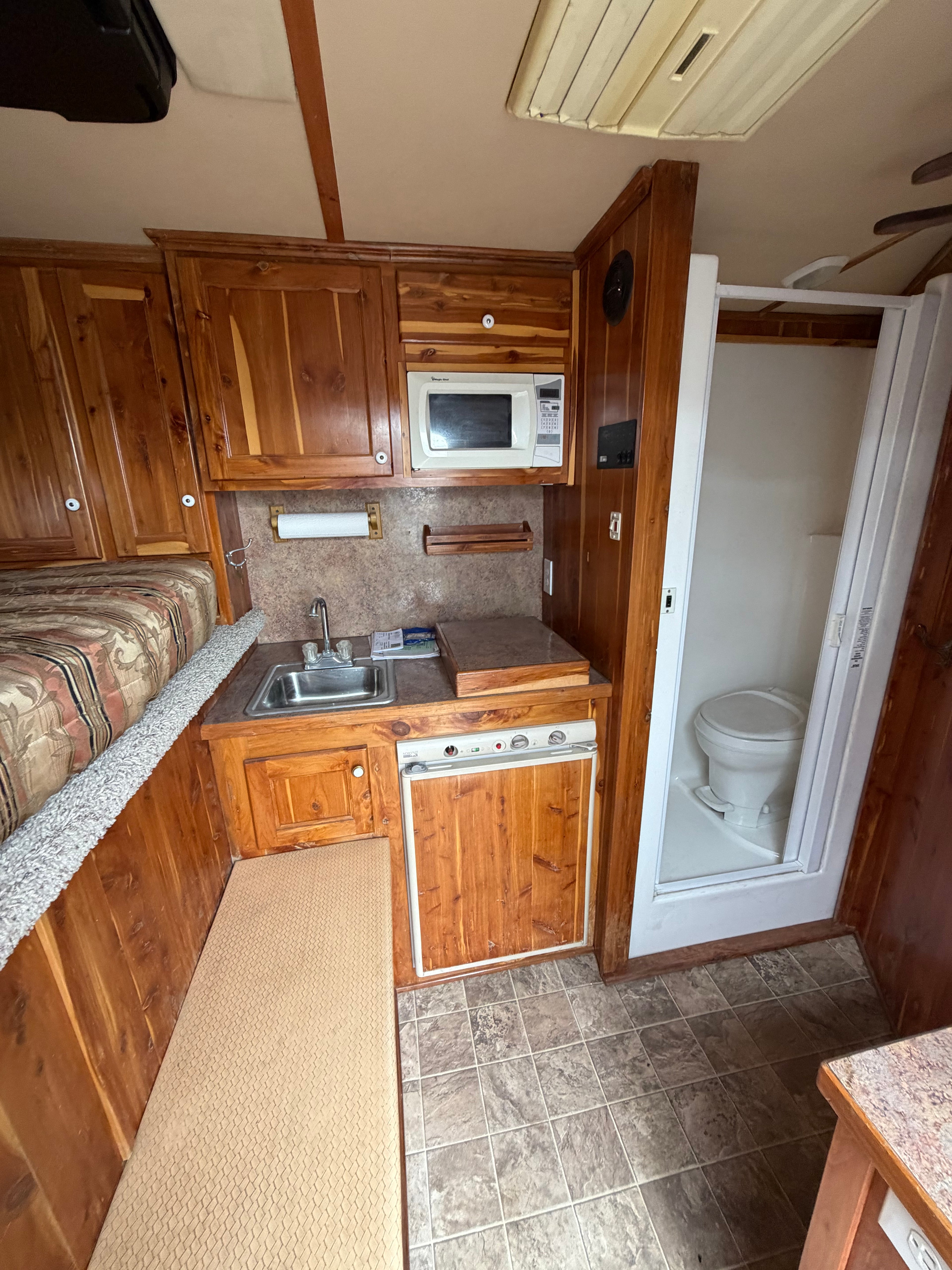 2001 Exiss 6 Horse Weekender
