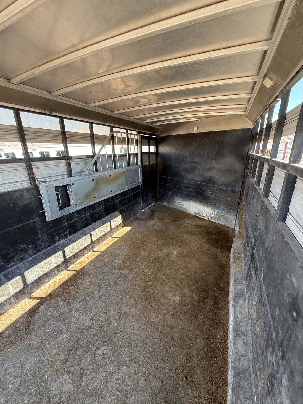 2015 Logan Coach 18’ Stockman #72079