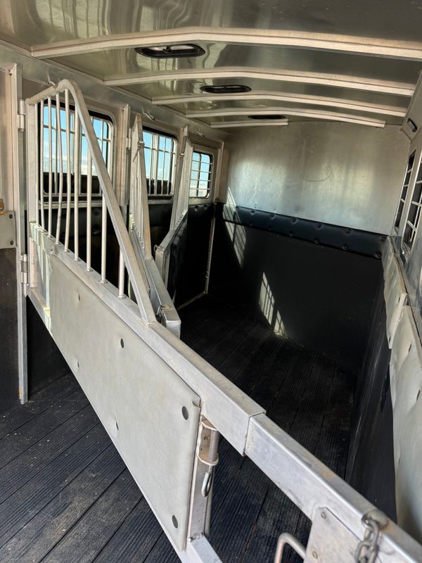 2003 Classic Monarch 4 Horse