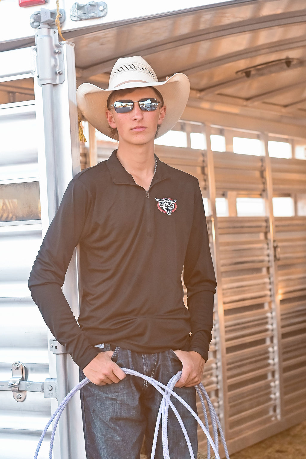 '24 Logo 1/4 Zip in Black