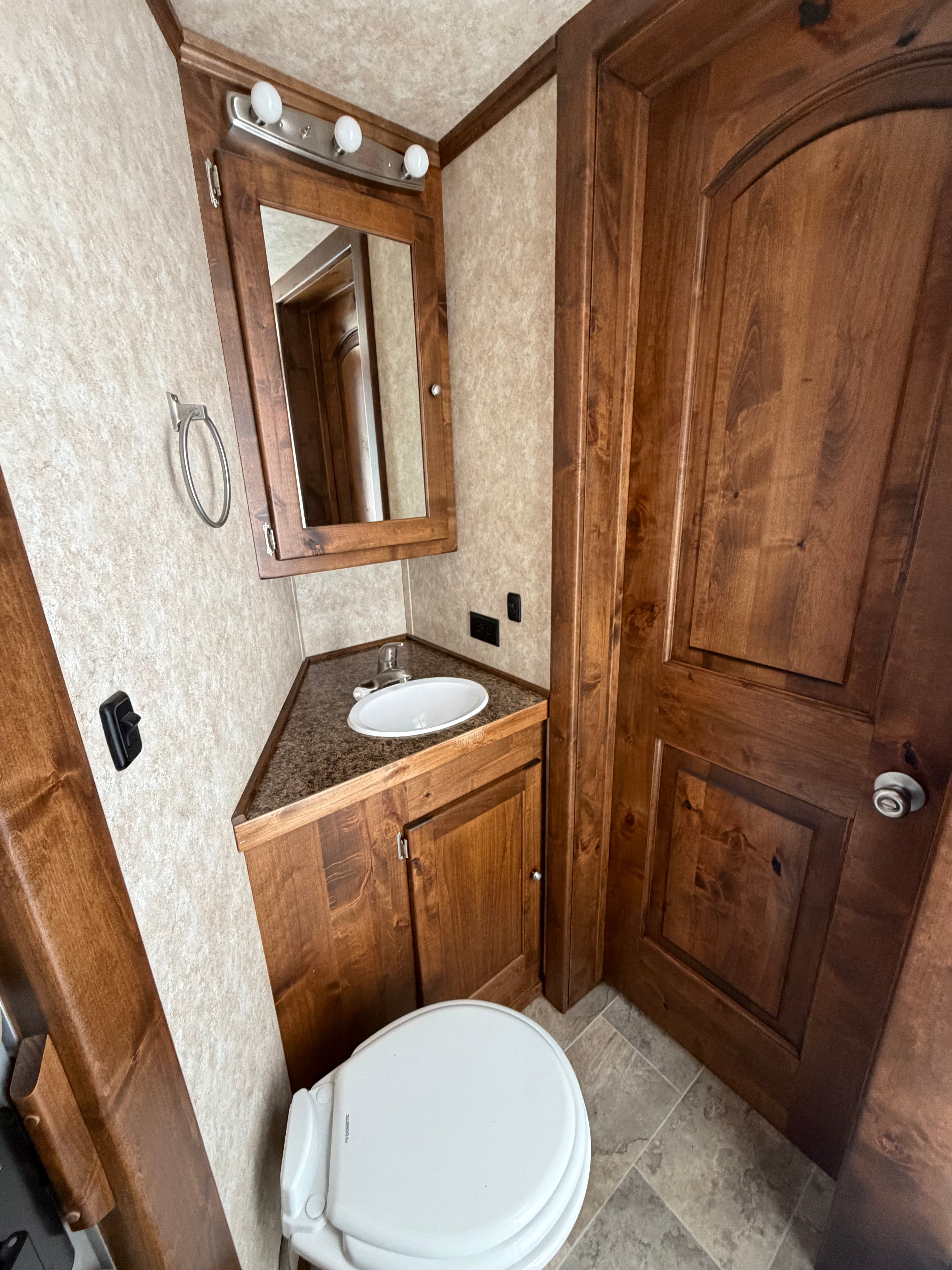 2018 Logan Coach Limited 4 Horse Living Quarters