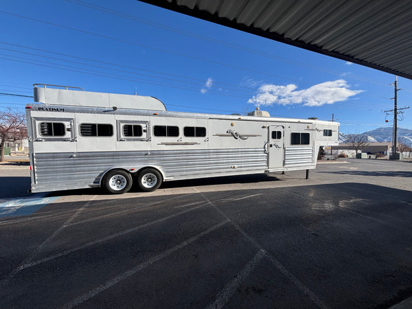 2008 Platinum Coach 5 Horse Living Quarters #4163