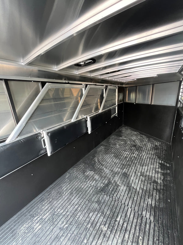 2025 Logan Coach Bullseye 4H XL #13691