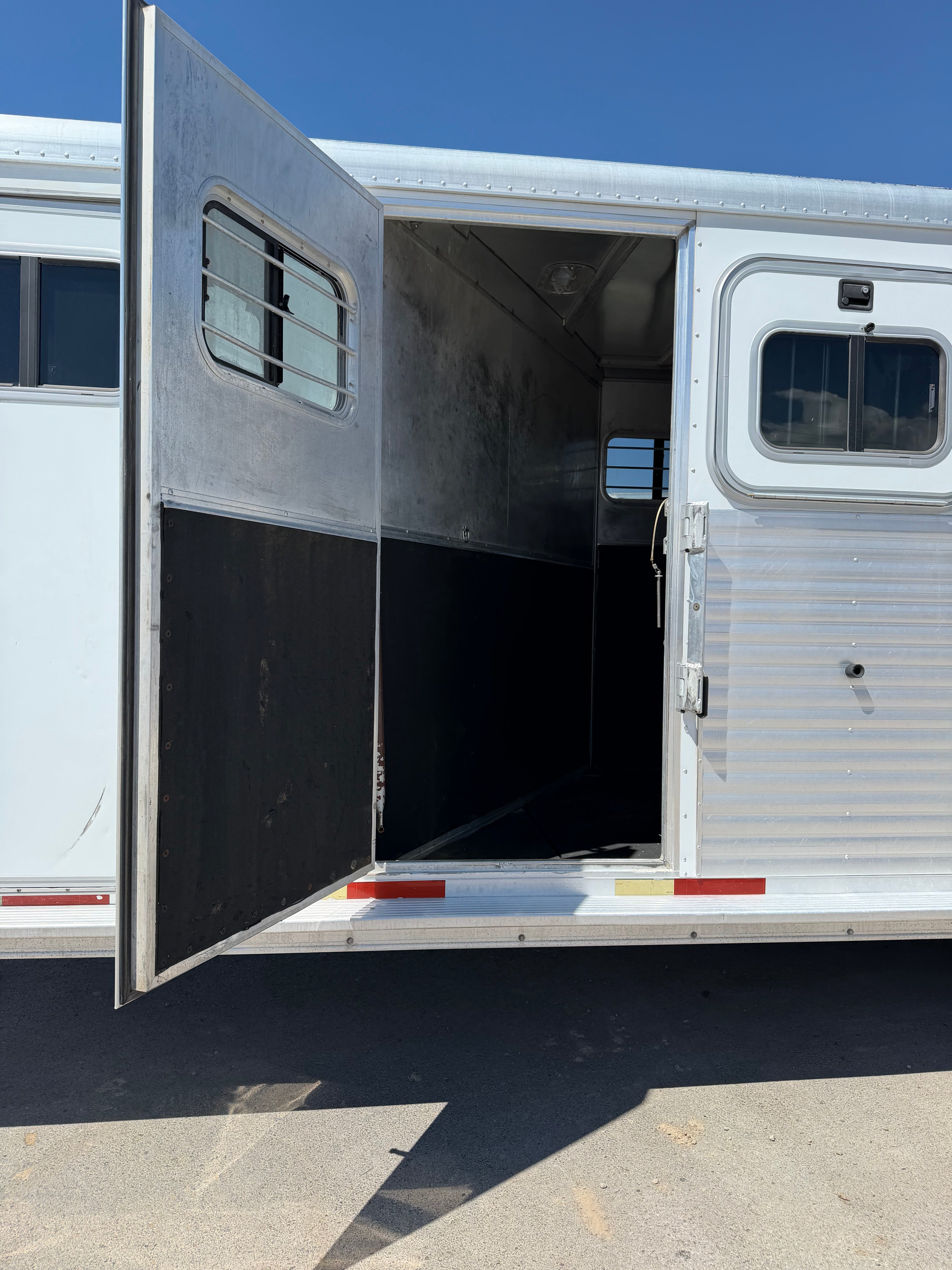 2001 Exiss 4 Horse Goosneck