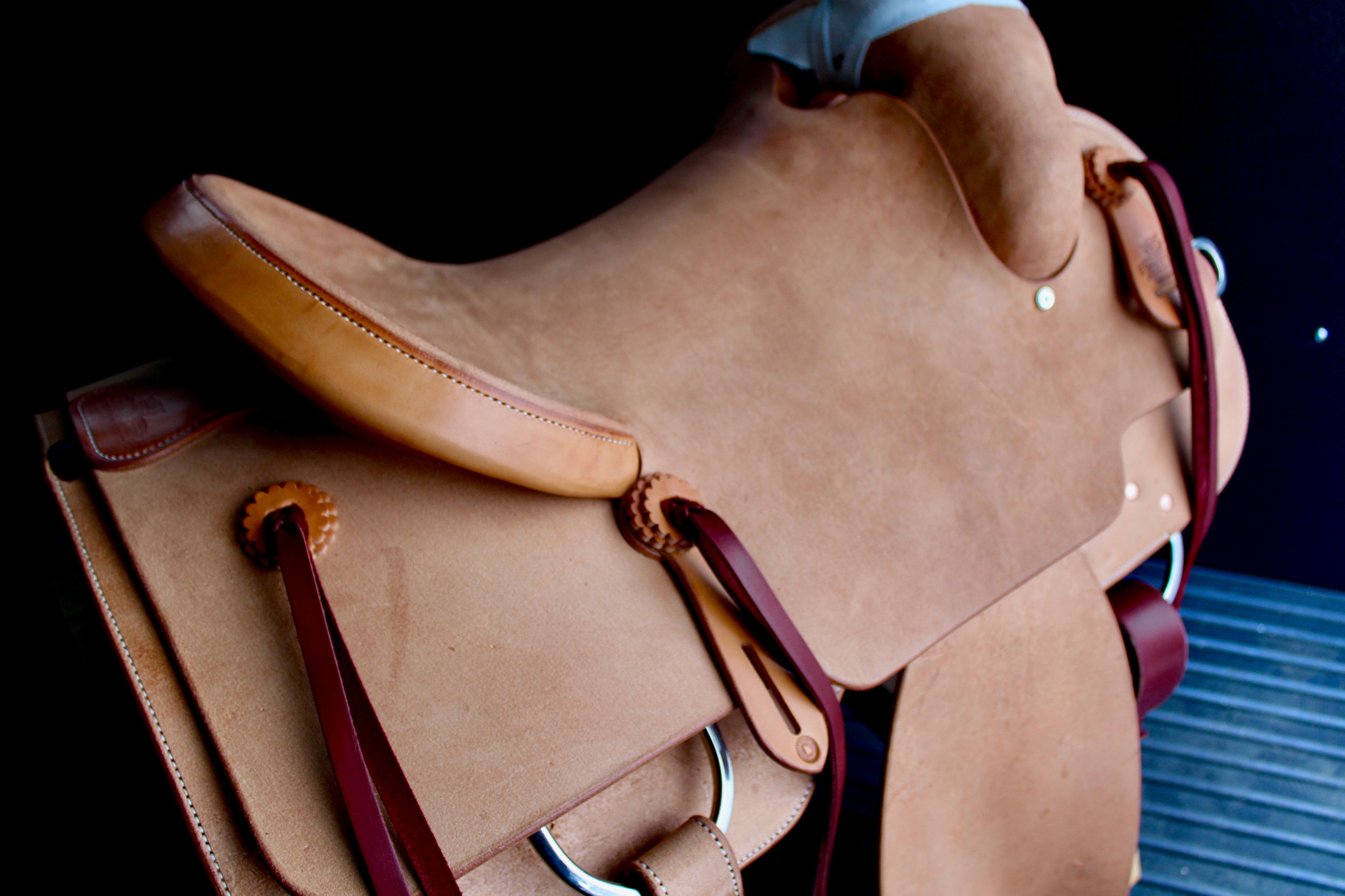 Frontier Natural Roughout 16''Bob Crosby Saddle