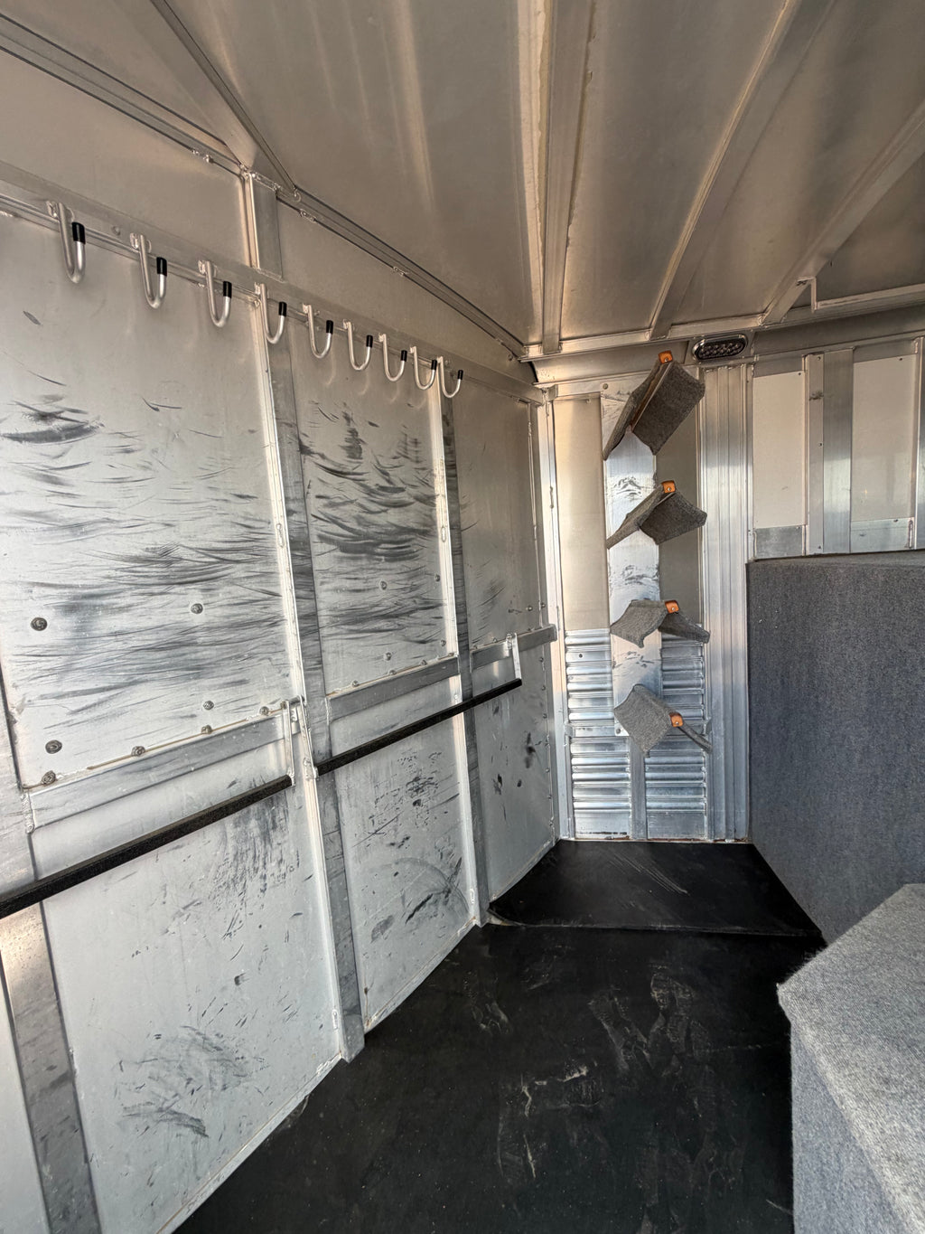 2018 Platinum 4 Horse Gooseneck