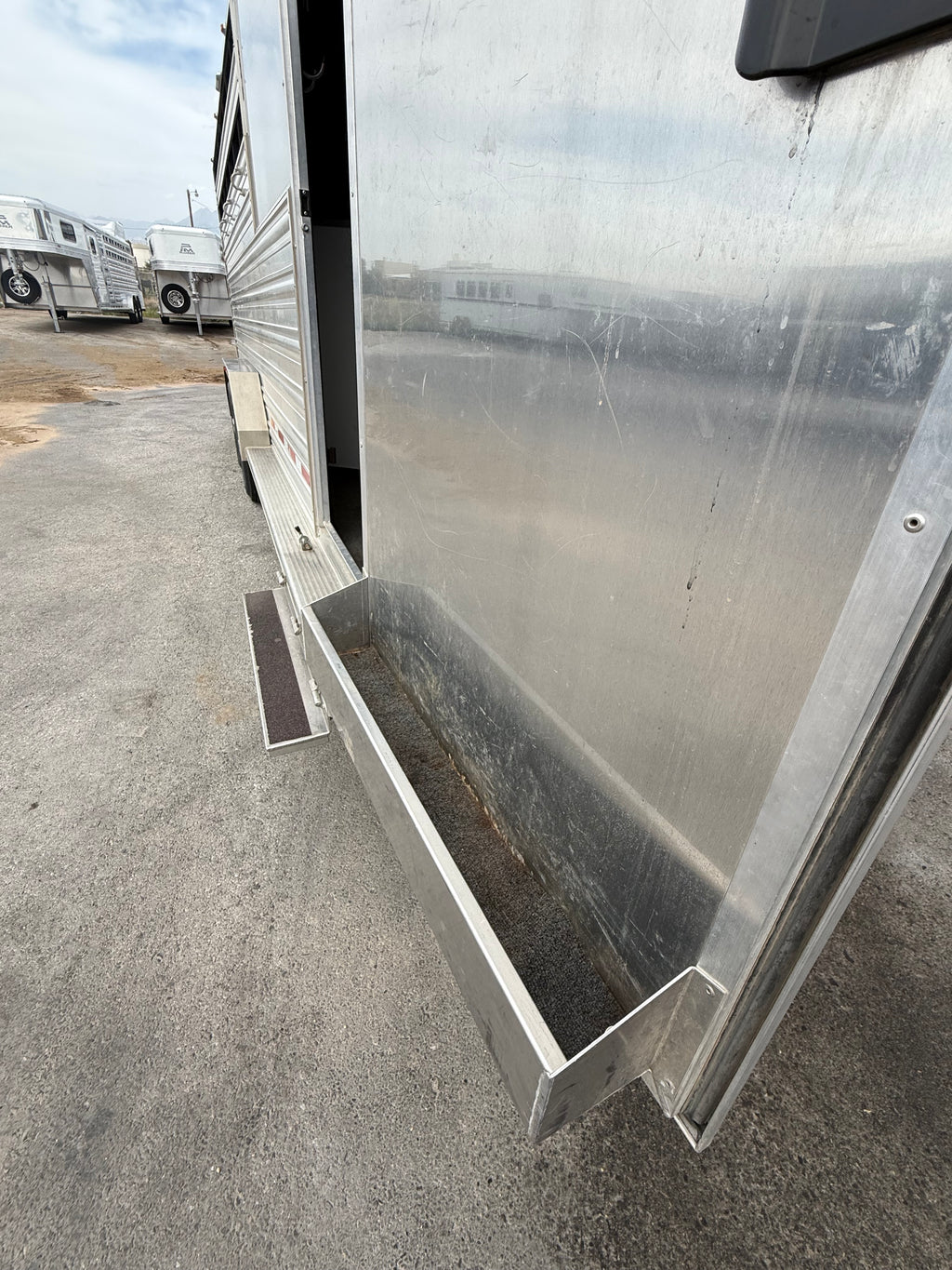 2016 Logan Coach 20’ Stockman #04662