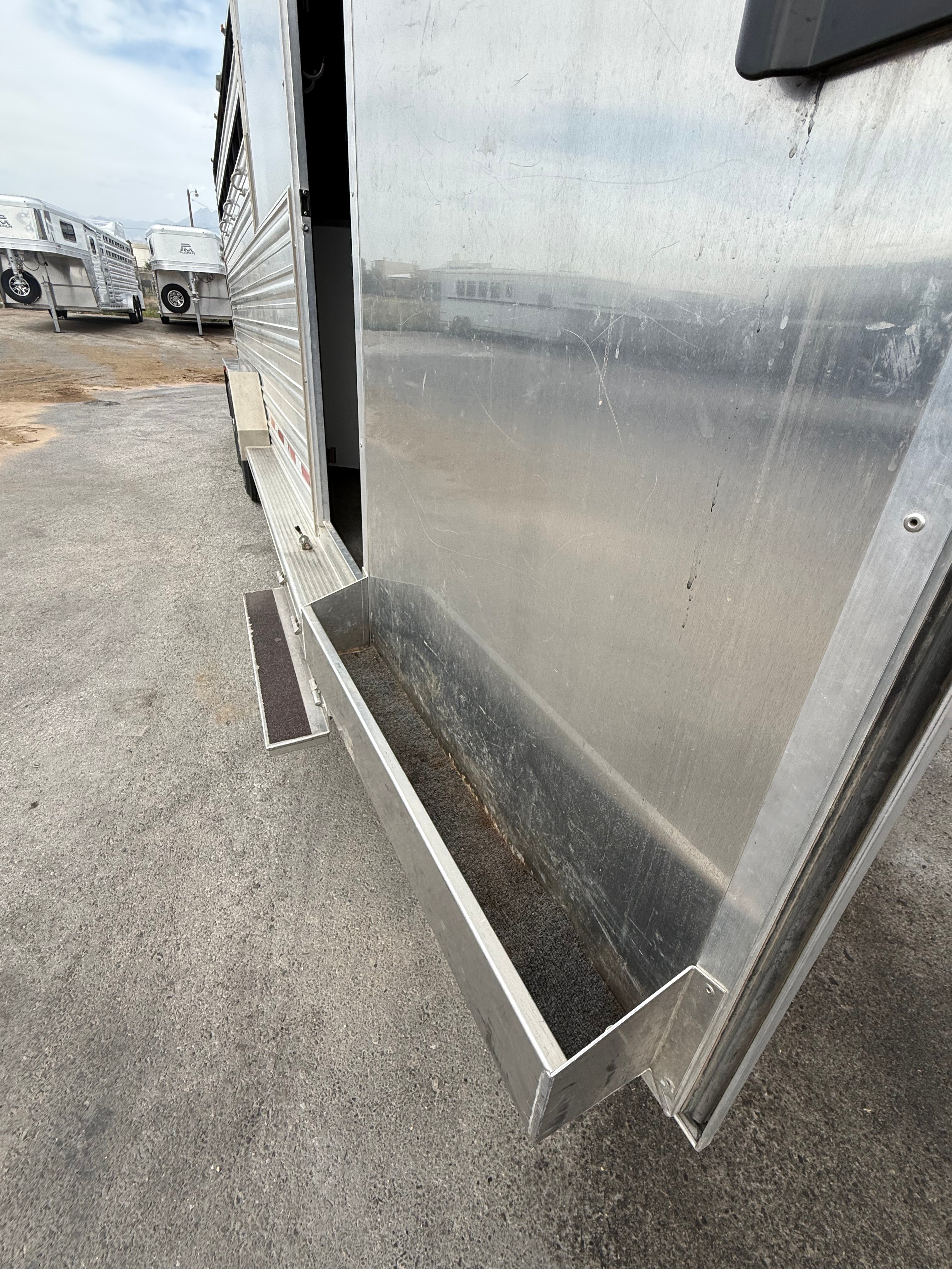 2016 Logan Coach 20’ Stockman #04662