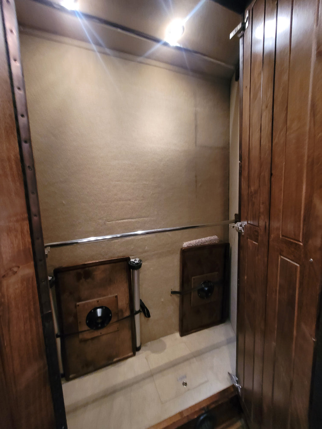 2015 Bloomer 5 Horse Living Quarters