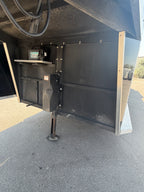 2020 Logan Coach 6 Horse #9033