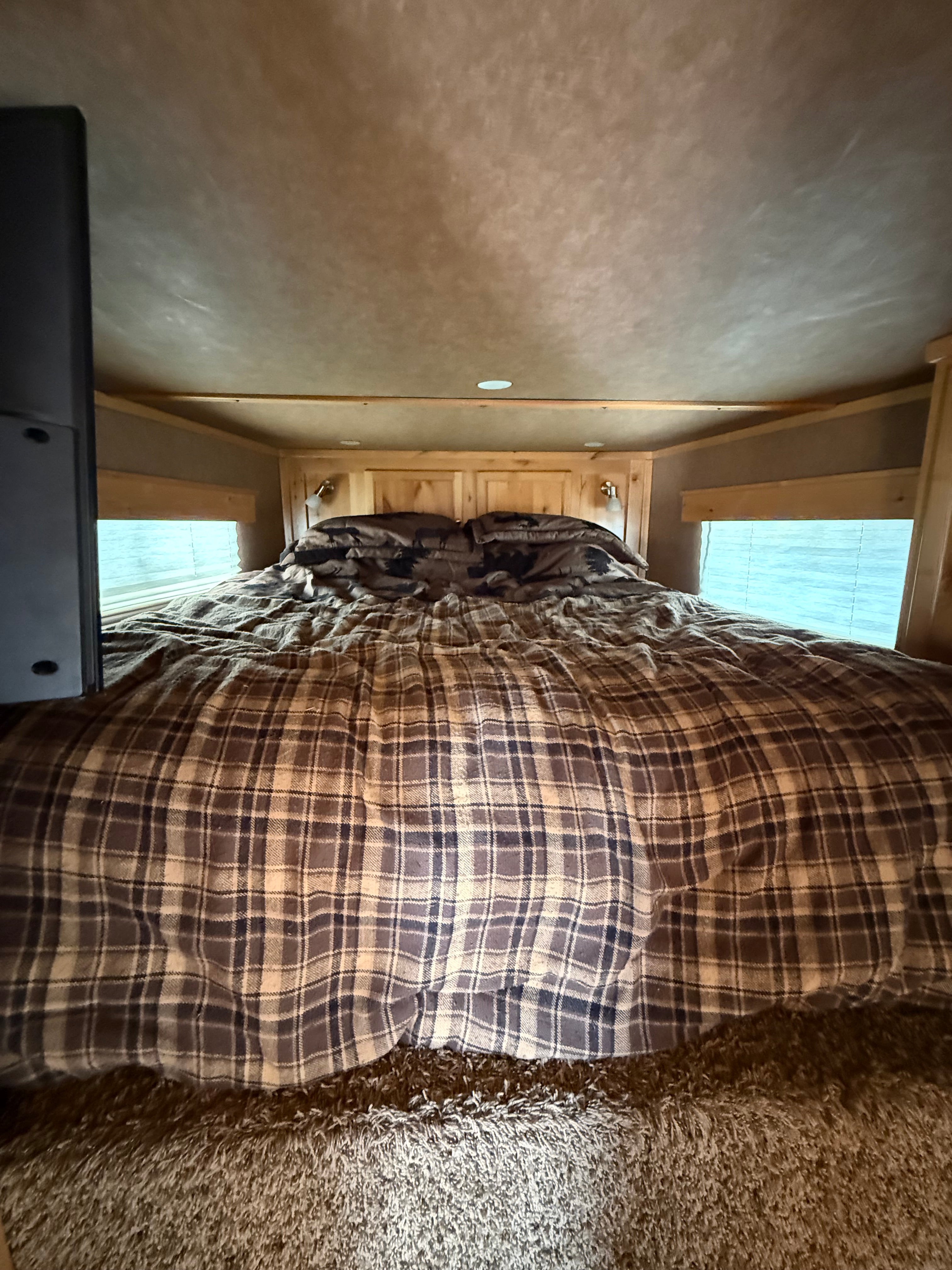 2012 Logan Coach 4H Razor XLT LQ #72351