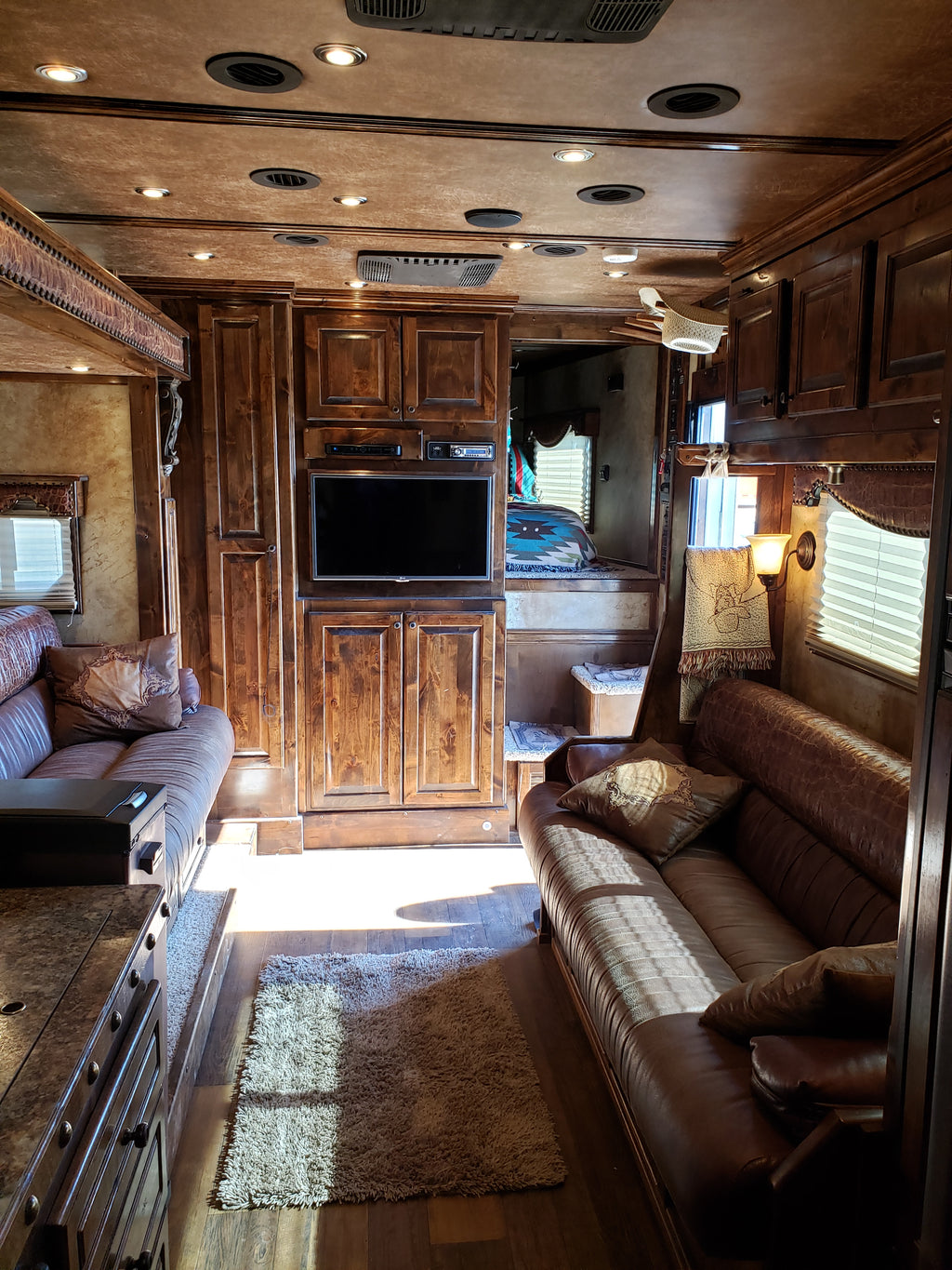 2015 Bloomer 5 Horse Living Quarters