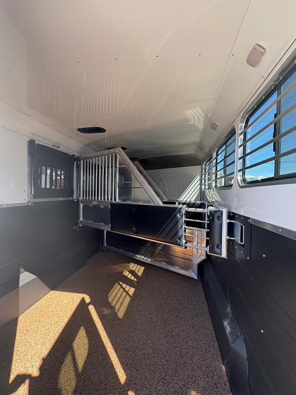 2025 Logan Coach Riot 3 HR BP #13896