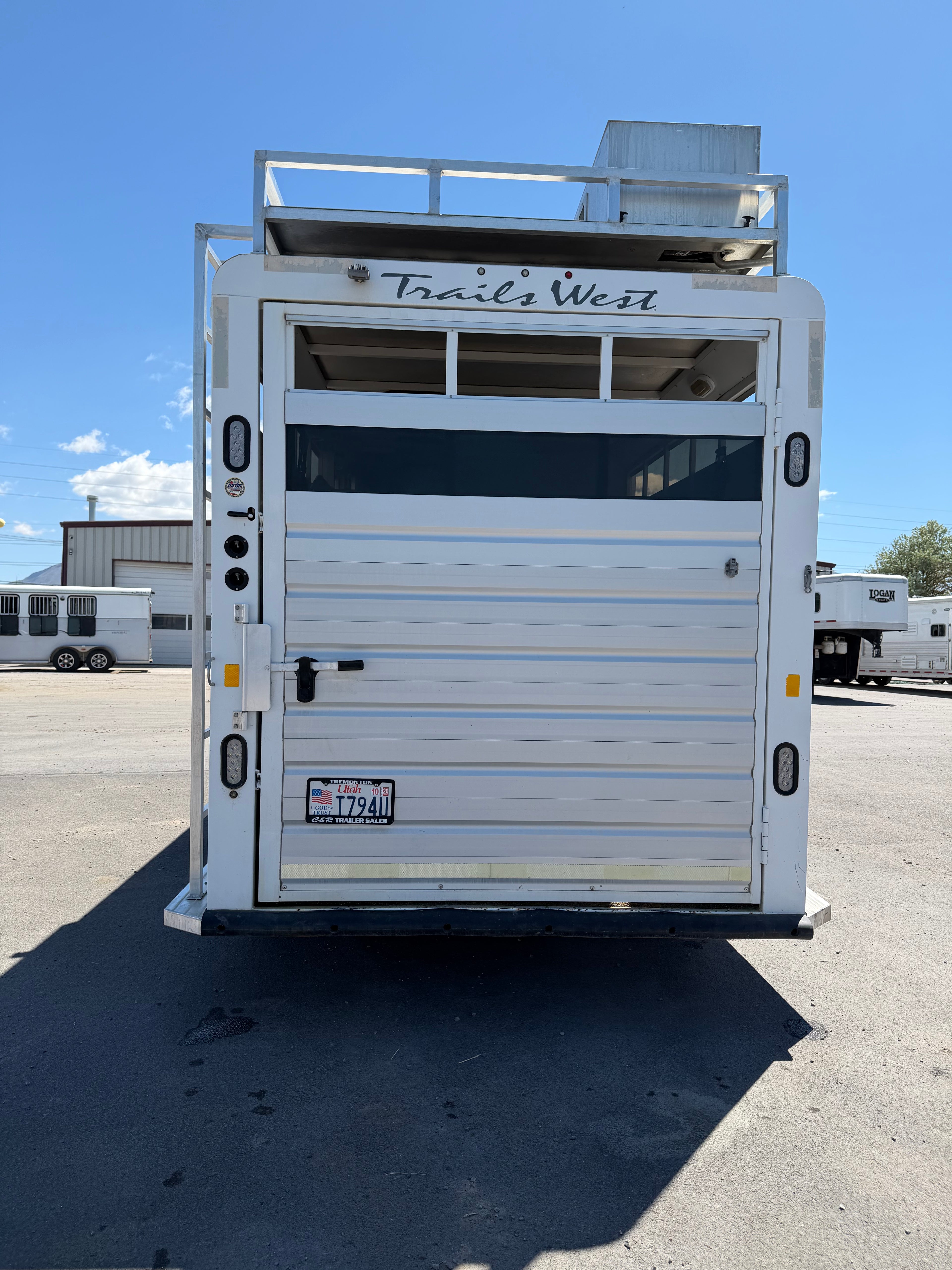 2017 Trails West Santa Fe Living Quarters