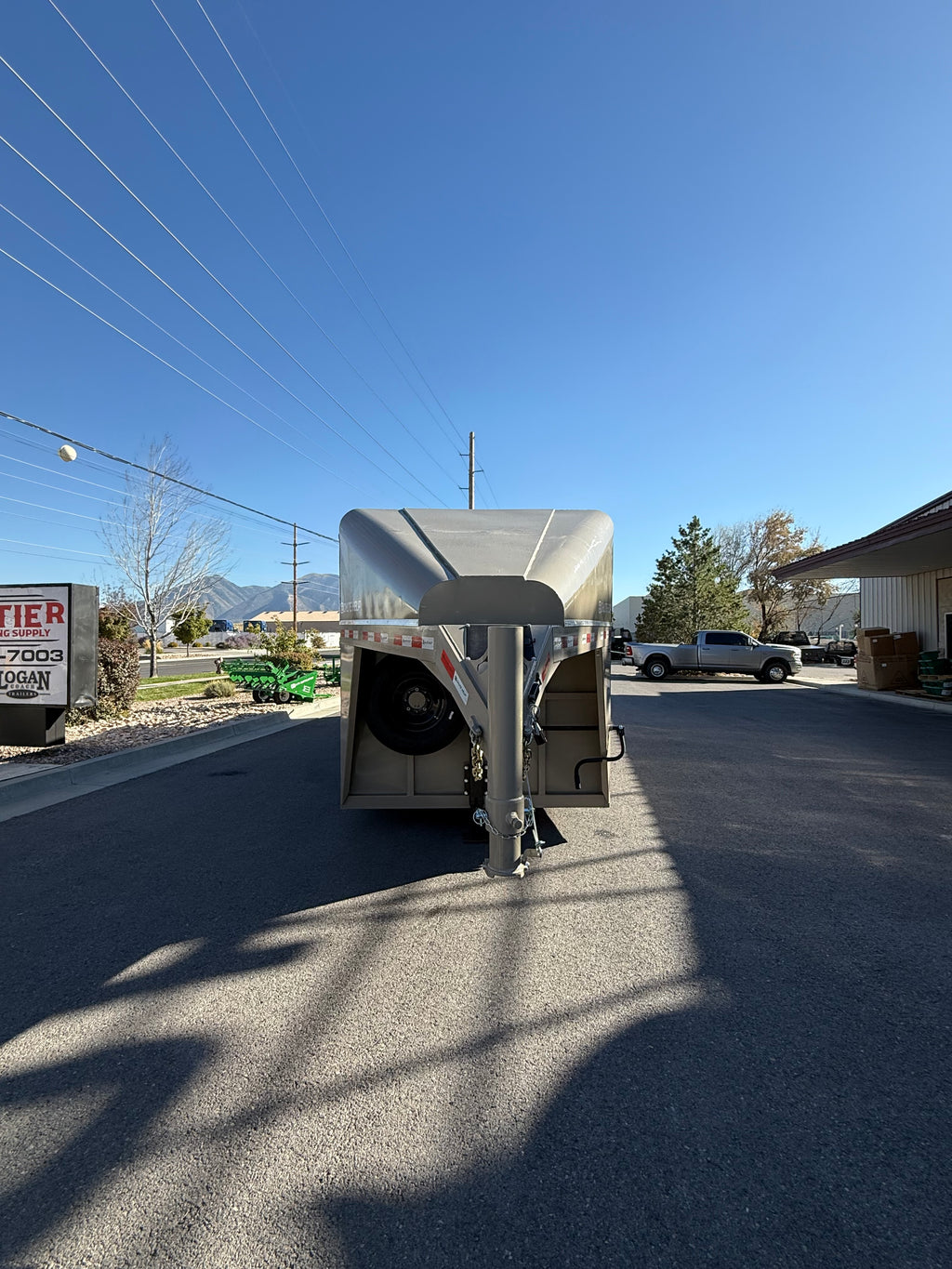 Chute Help 4H Trailer #05107