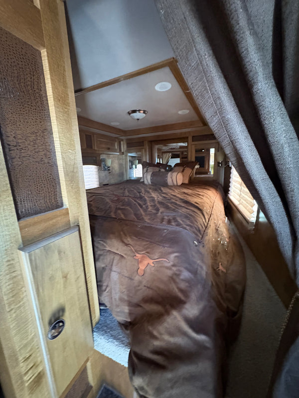 2014 Lakota Big Horn 4 Horse LQ