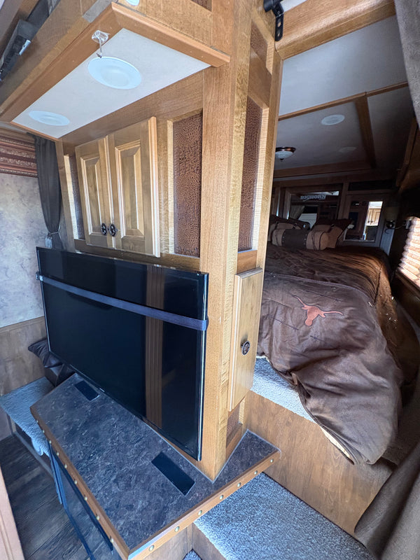 2014 Lakota Big Horn 4 Horse LQ