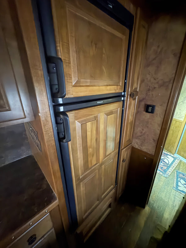 2014 Lakota Big Horn 4 Horse LQ