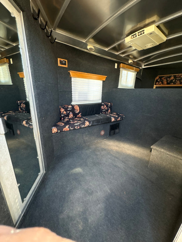 2006 Classic Monarch 4 HR Overnighter