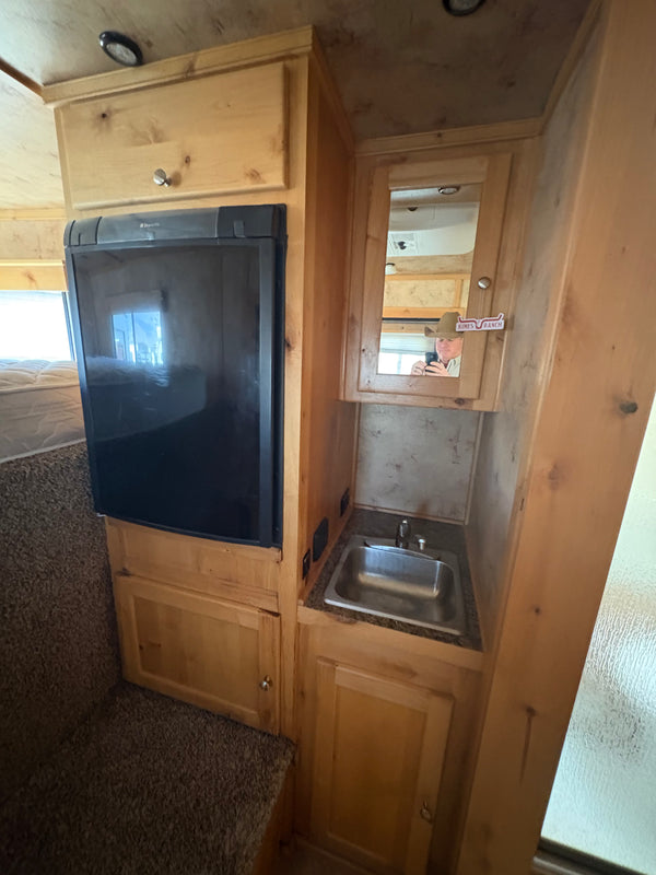 2015 Logan Coach 4 Horse Riot Living Quarters