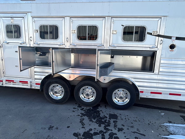 2025 Platinum Coach 4 Horse LQ 15’6” Outlaw Conversions LQ