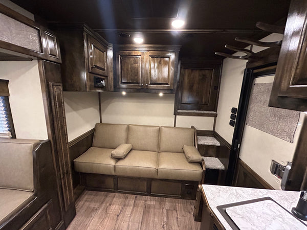 2025 Platinum Coach 4 Horse LQ 15’6” Outlaw Conversions LQ