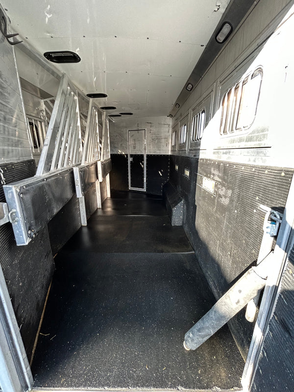 2004 Hillsboro 4 Horse Living Quarters Trailer #1345