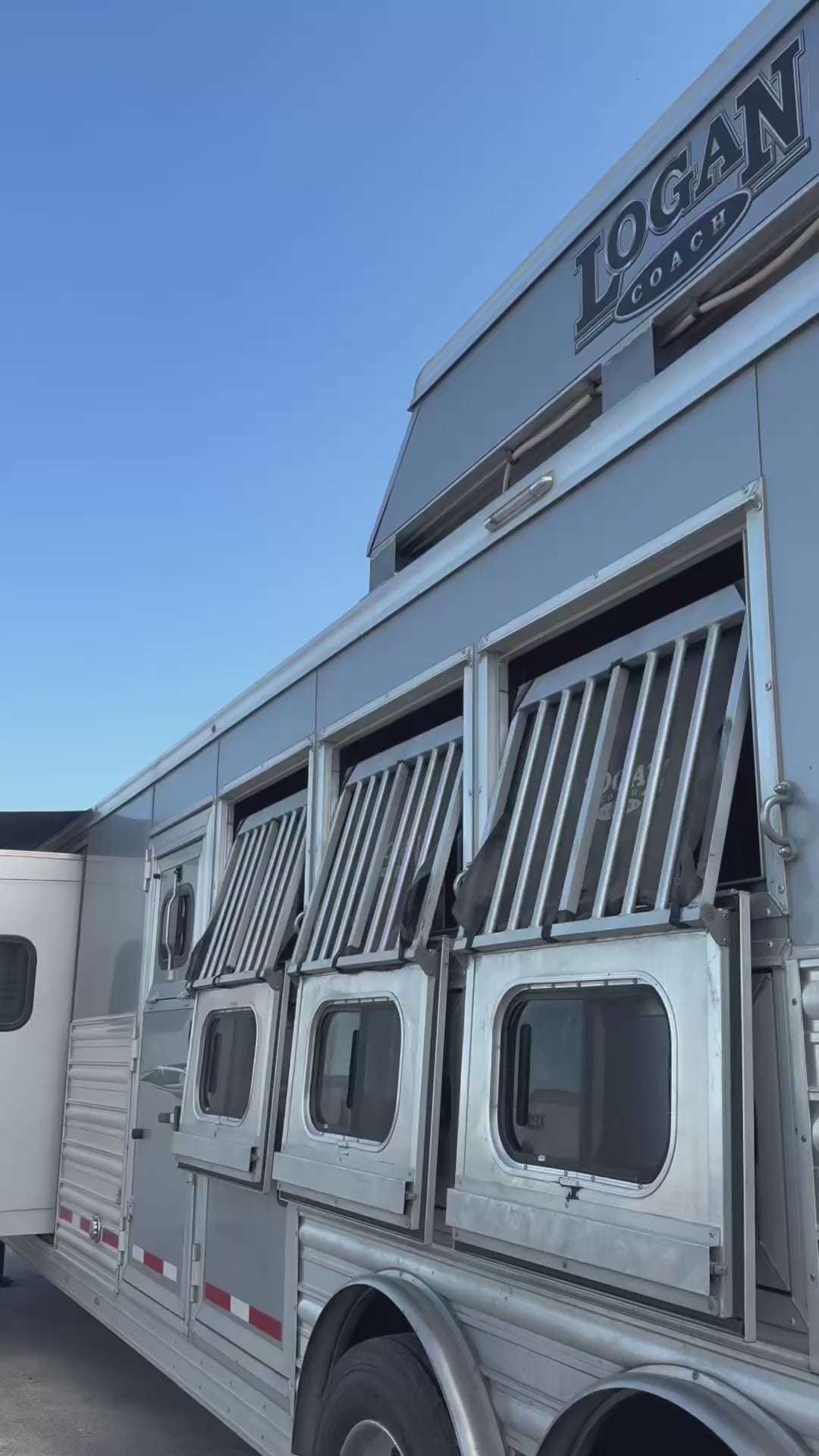 2022 Logan Coach Riot 4H LQ #09718