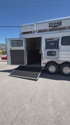 2026 Logan Coach Riot 4 Horse LQ #14002