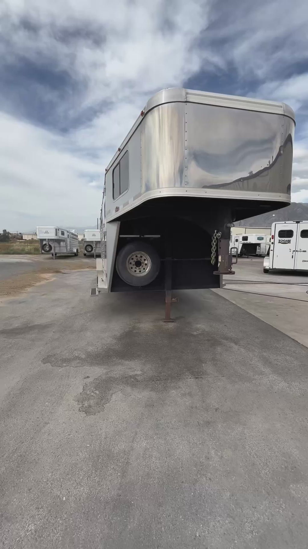 2016 Logan Coach 20’ Stockman #04662