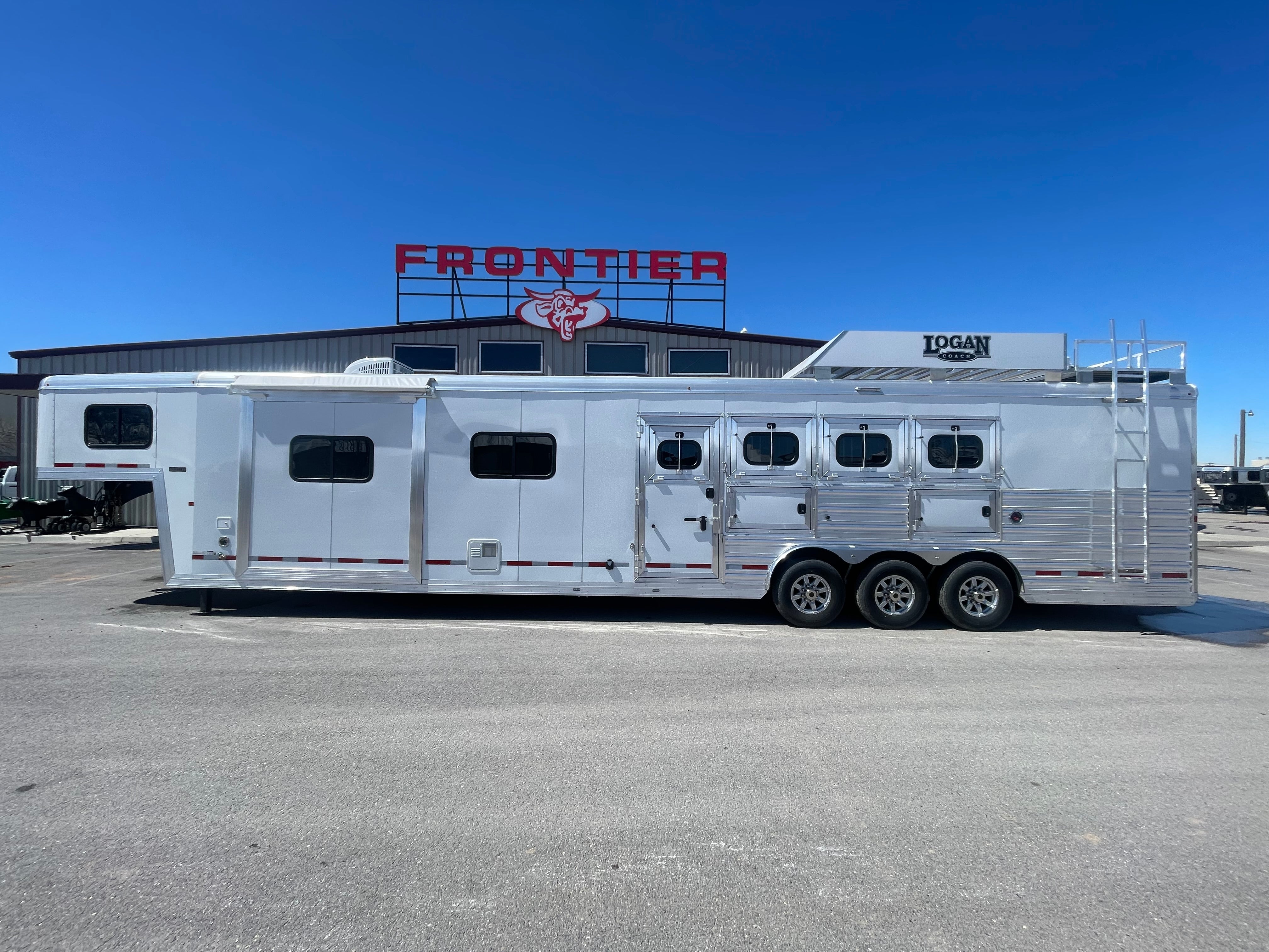 Logan Coach Horse Trailers: The Ultimate Guide for Equine Enthusiasts